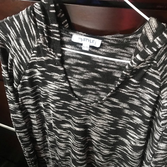 3/$30 Tunic top - Picture 1 of 3